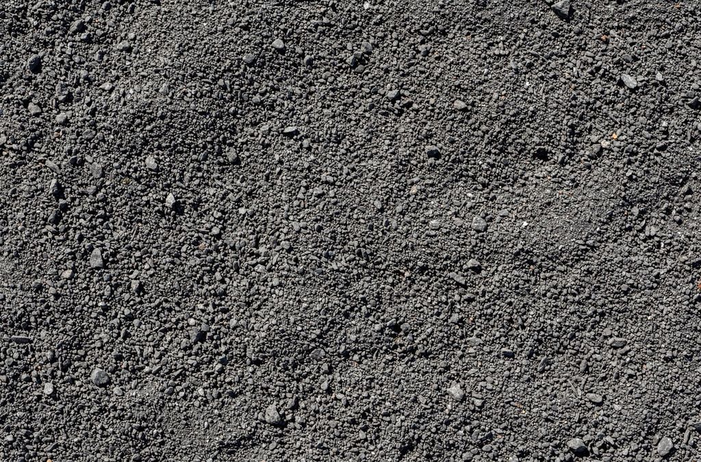 Tumpukan abu batu hasil pengolahan stone crusher